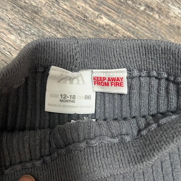 Zara knitwear gray Rib KNIT LEGGINGS 12-18 months used no rips - Picture 3 of 7